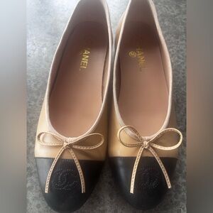 CHANEL Two-Tone Flats size 8